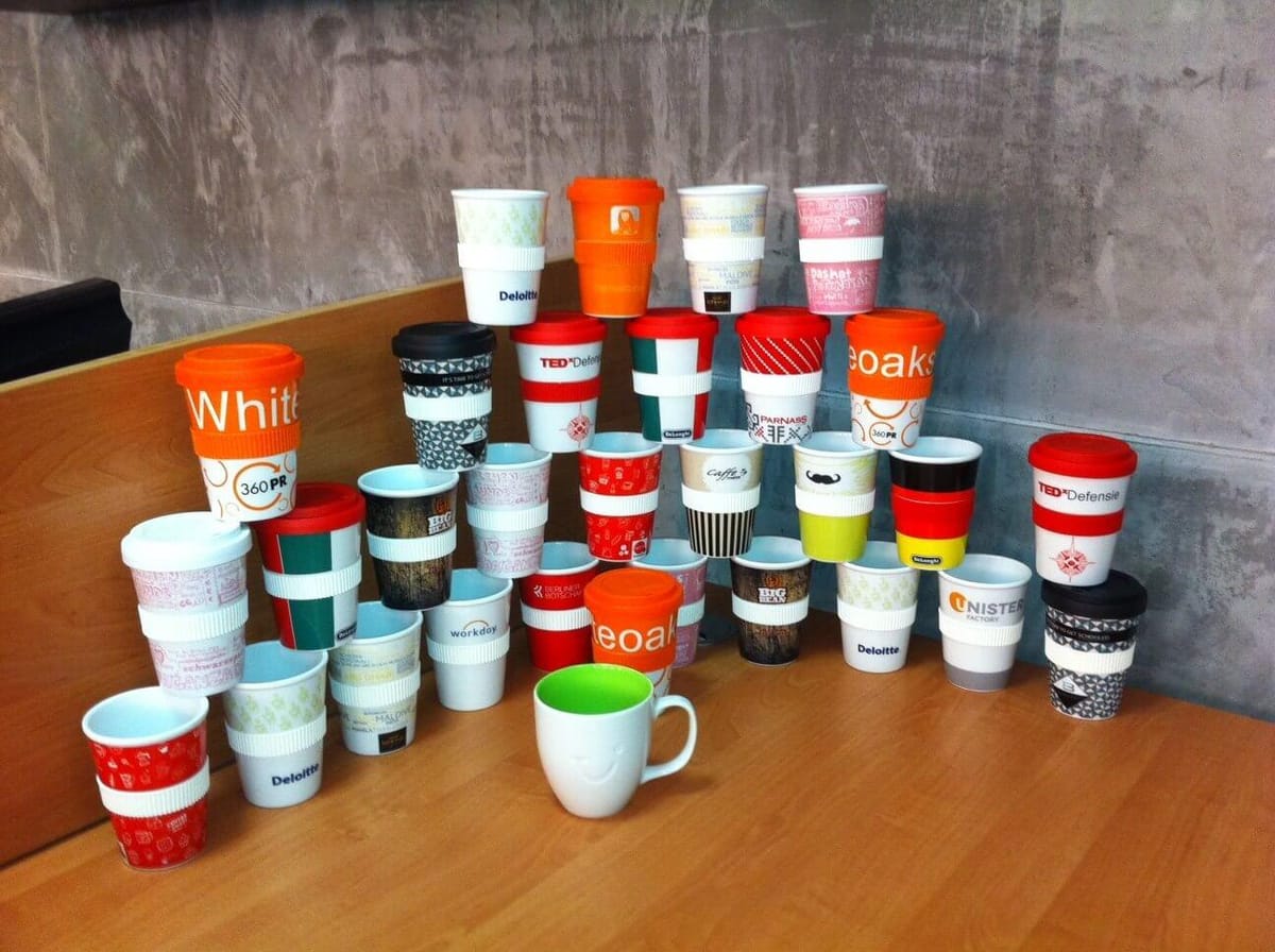 Kubek z własnym nadrukiem - doskonały pomysł dla firm!