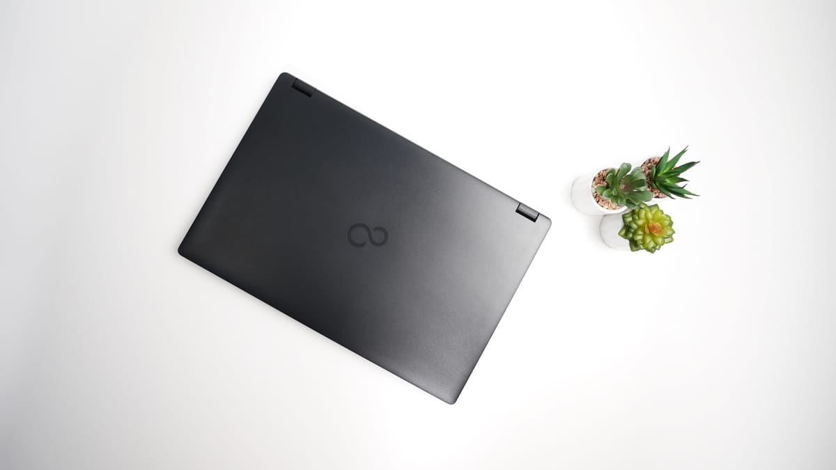 Fujitsu Lifebook E5511 - nie oceniaj książki po okładce