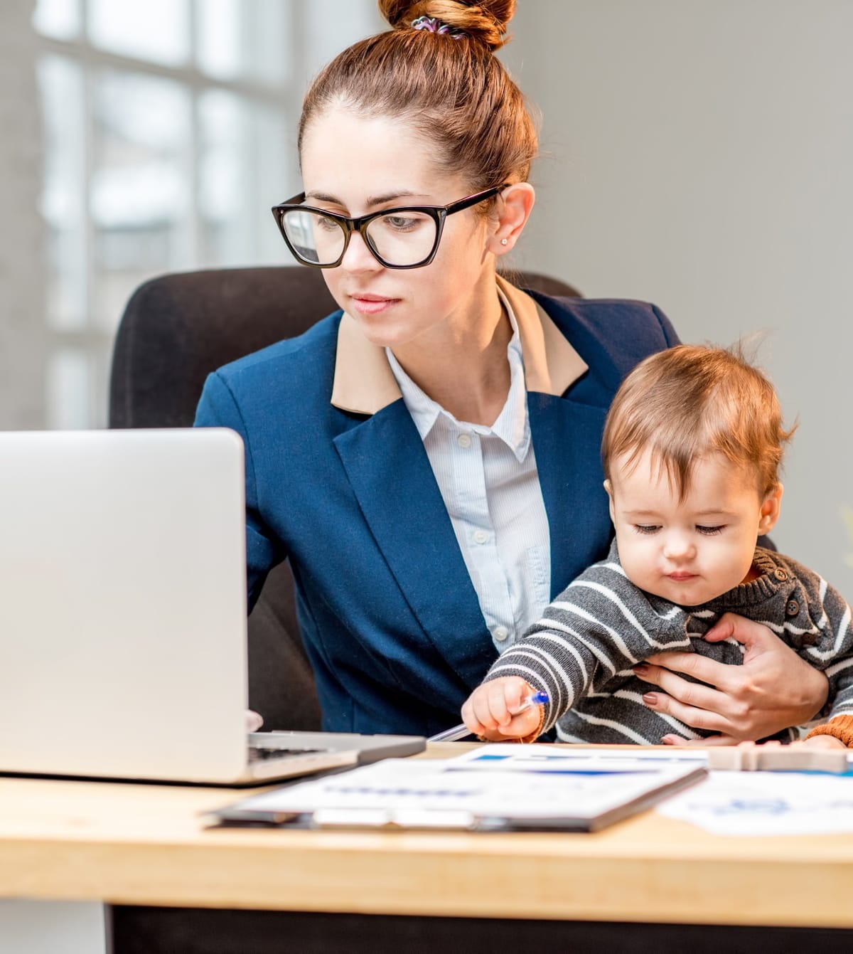 Technologia - czy to od niej zależy jak godzimy role życiowe w erze multitaskingu?