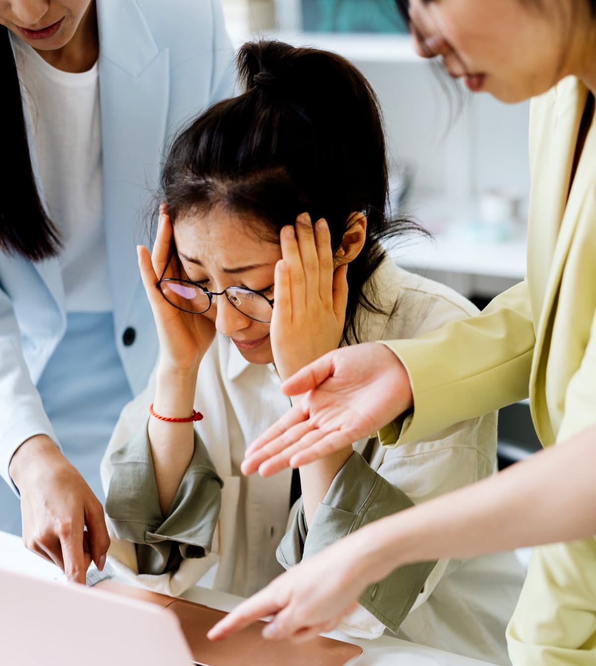 Co trzeci Polak zmieni pracę w 2023? Połowa pracuje za dużo i boi się poprosić o podwyżkę