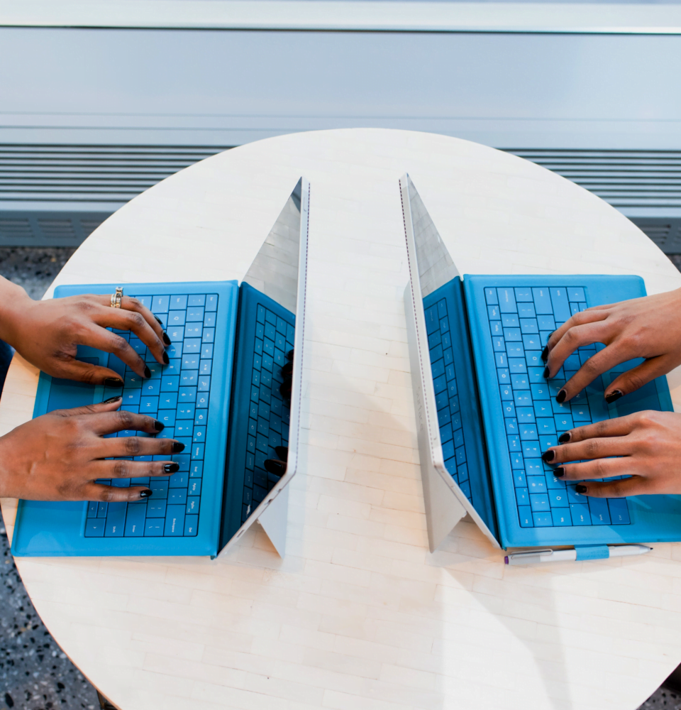 Redukcje zatrudnienia w IT - jakie są obowiązki pracodawcy?