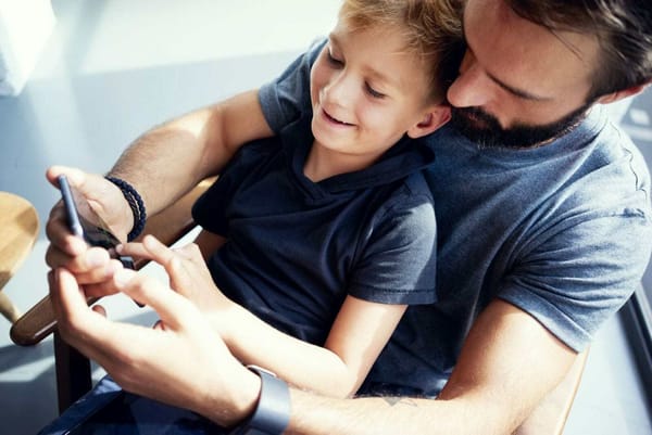 Ile czasu spędzają dzieci online?