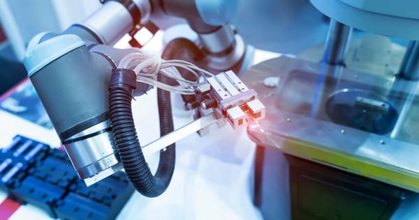 robot, przemysł, dane, cyberataki