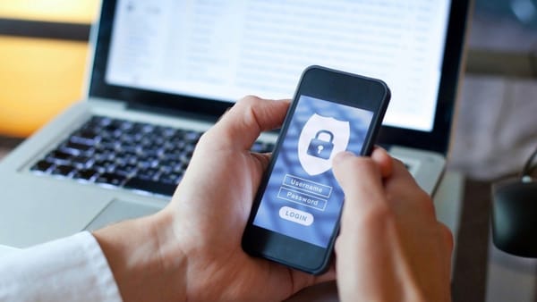 Tożsamość, bezpieczeństwo, cyfryzacja