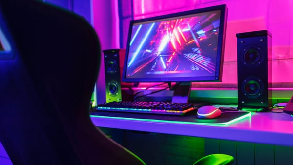 Gaming, gry, monitor, rynek komputerów i monitorów do gier